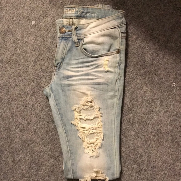 Women Jeans - Picture 2 of 3